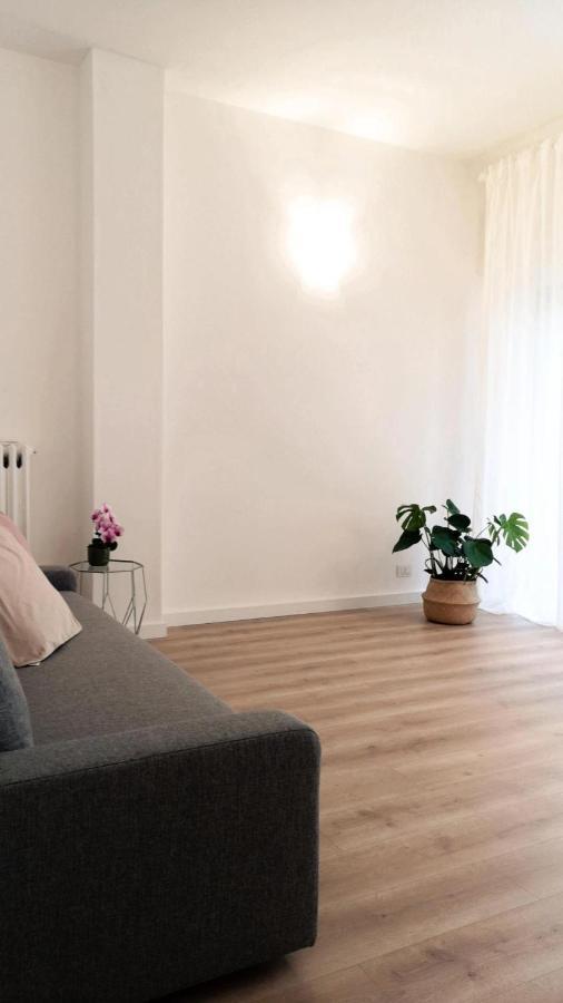 So Fine Petruzzelli Flat Apartment Bari Exterior foto