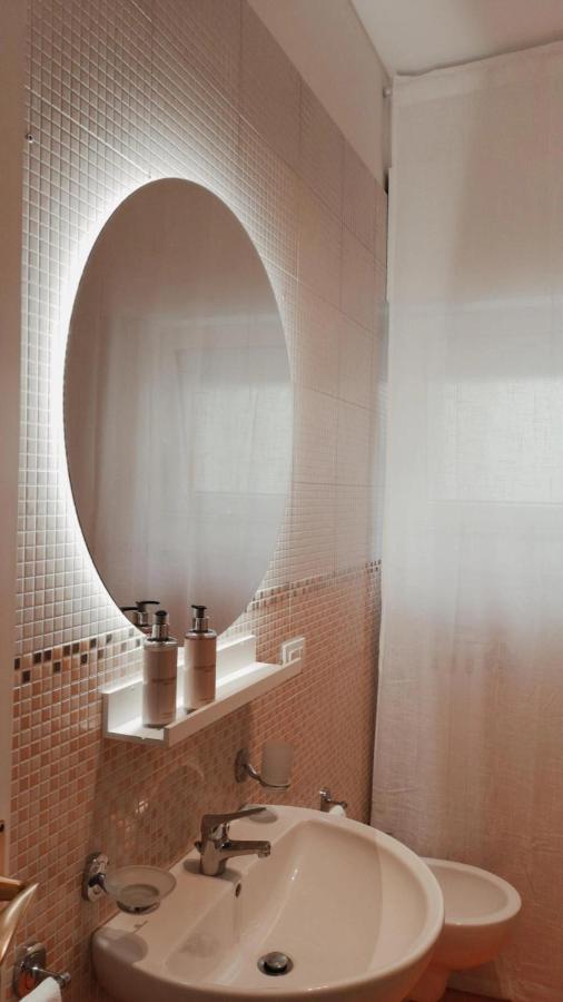 So Fine Petruzzelli Flat Apartment Bari Exterior foto