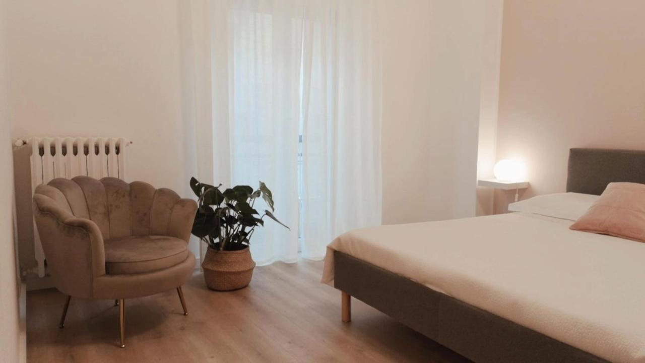 So Fine Petruzzelli Flat Apartment Bari Exterior foto